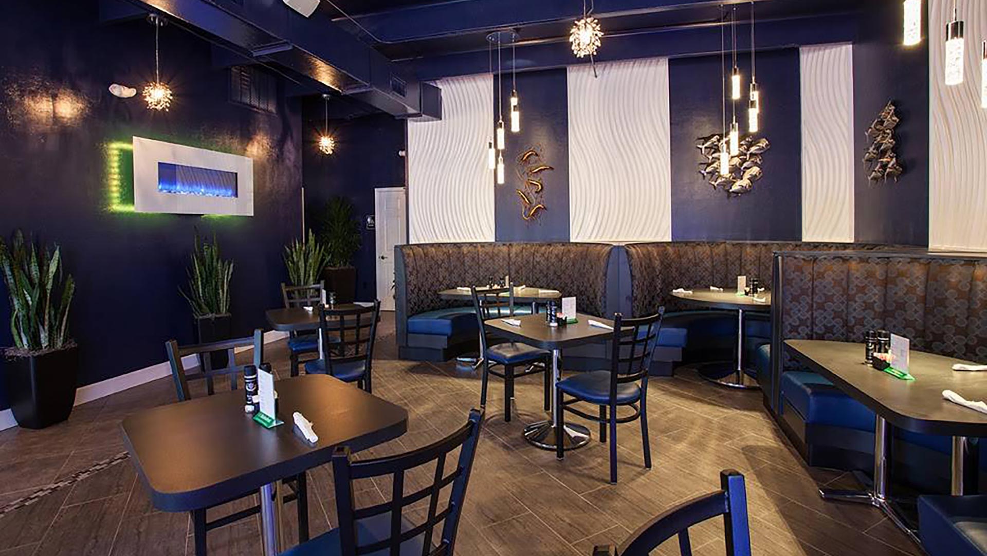 Dining room at Fish Tale Grill in Cape Coral